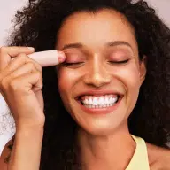استیک درخشان چندکاره The ONE Face Glow Styler کد 46939 - تصویر ۳