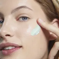 کرم صورت Hydrating Organic Aloe Vera & Pineapple - تصویر ۳
